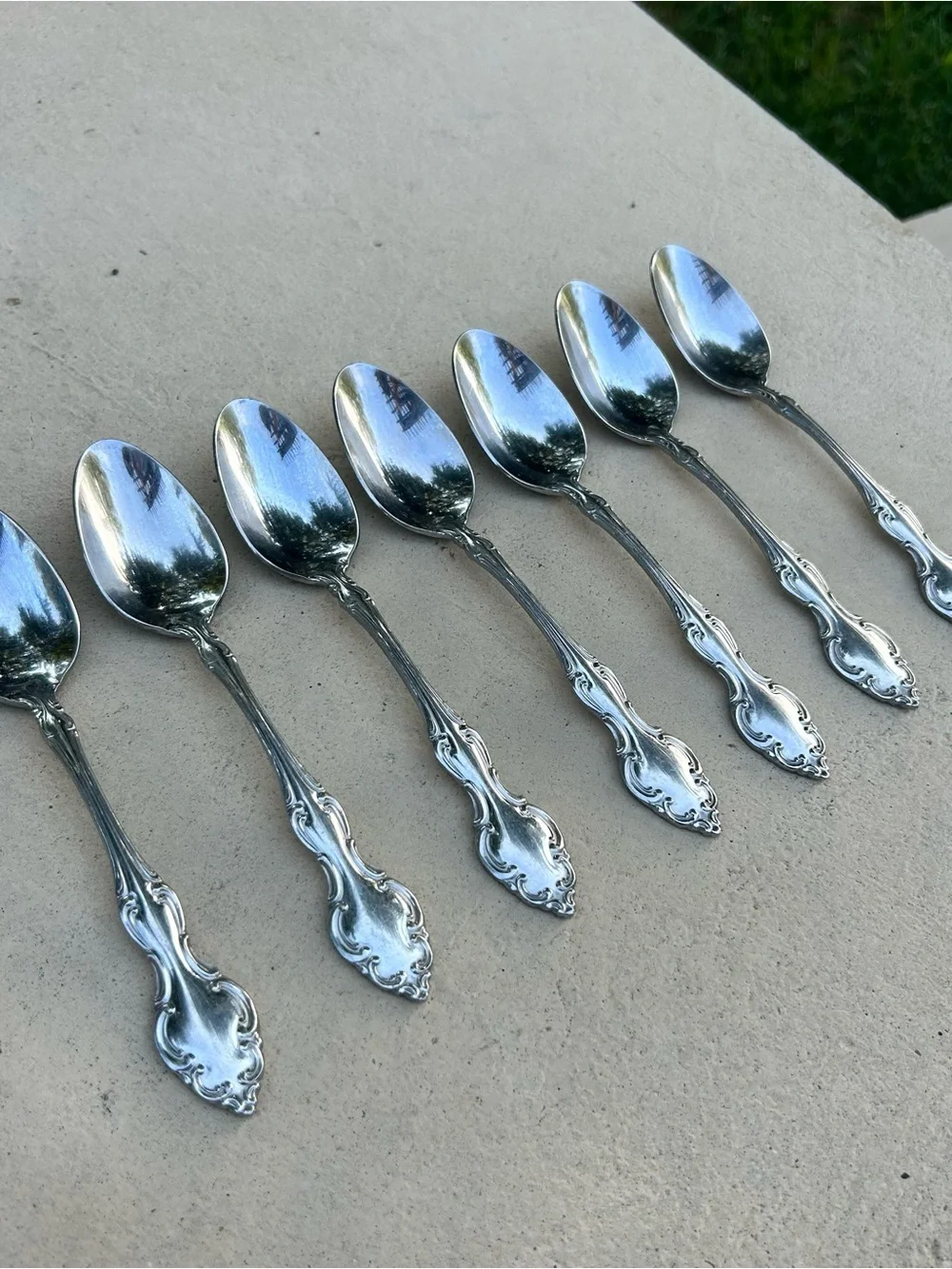 Oneida Mikayla Stainless Steel Set of 7 Soup Spoons